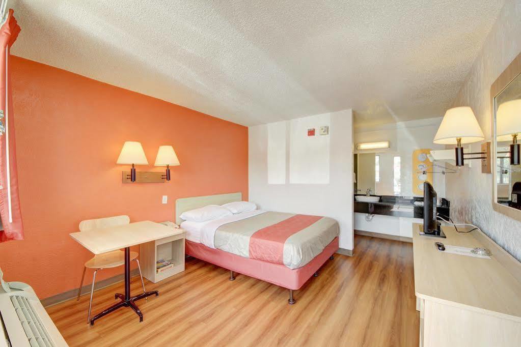 Red Roof Inn San Antonio Northeast - Rittiman Rd 외부 사진
